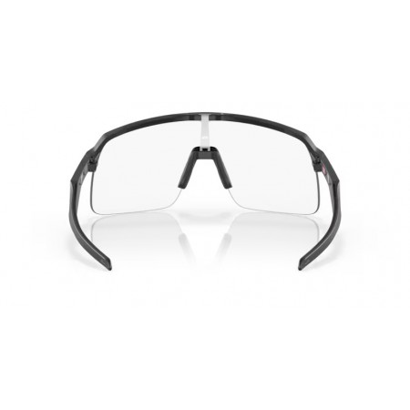 Oakley Sutro Lite Matte Carbon con anteojos fotocromáticos de transparente a negro iridio