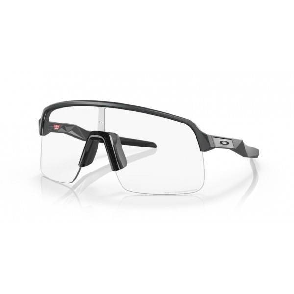 Oakley Sutro Lite Matte Carbon con anteojos fotocromáticos de transparente a negro iridio